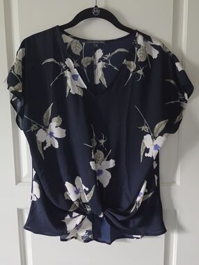 West Kei Navy Floral Twist-Hem V-Neck Blouse